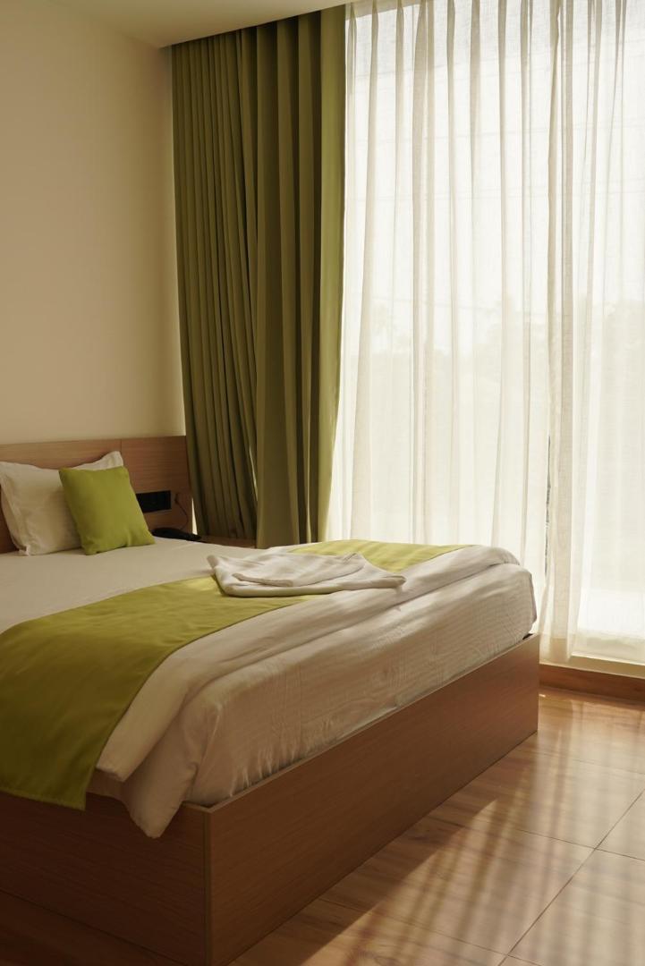 Dn Hotel Kochi Екстер'єр фото